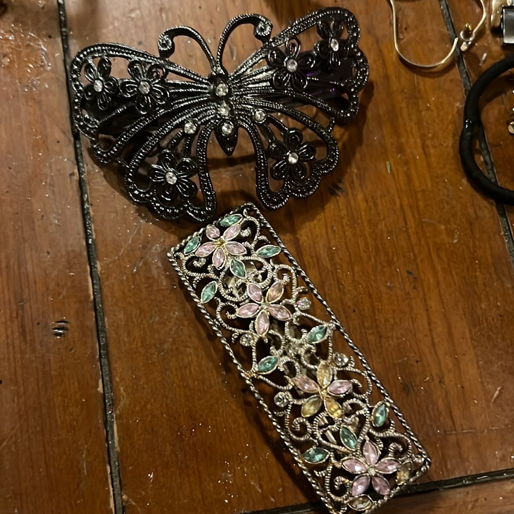 Hair clips